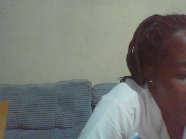Curveydoll live cam on BongaCams