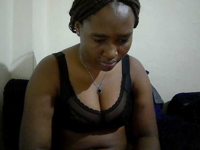 Curveydoll live cam on BongaCams