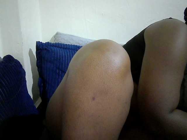 Curveydoll live cam on BongaCams