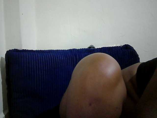 Curveydoll live cam on BongaCams