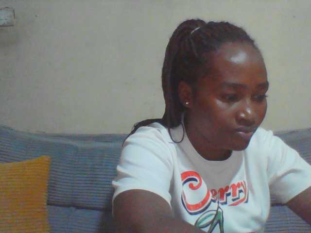 Curveydoll live cam on BongaCams