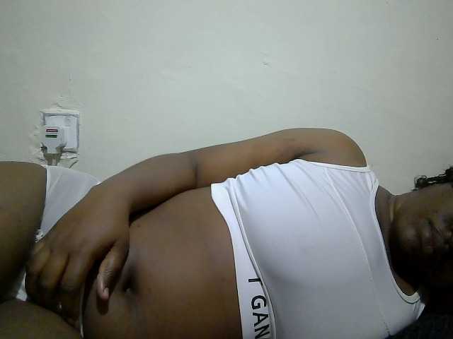 Curveydoll live cam on BongaCams