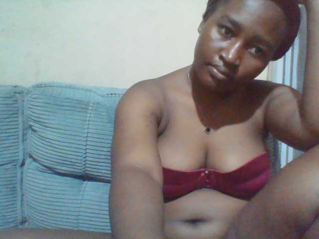 Curveydoll live cam on BongaCams
