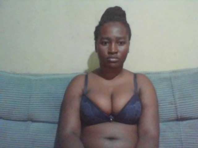 Curveydoll live cam on BongaCams