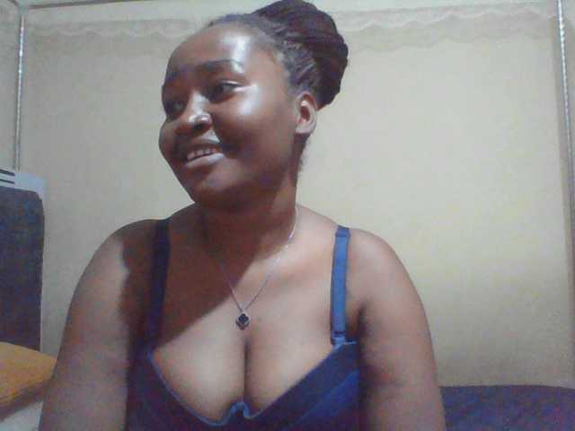 Curveydoll live cam on BongaCams