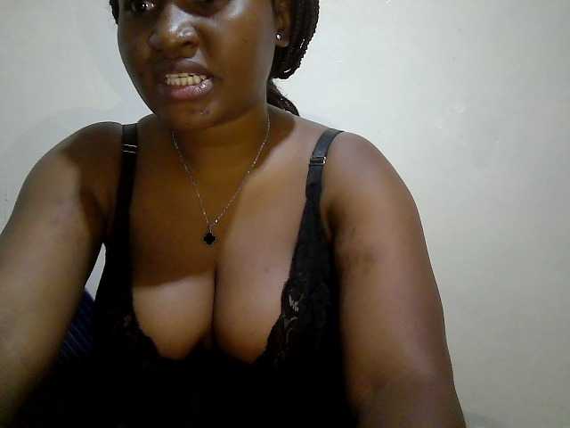 Curveydoll live cam on BongaCams