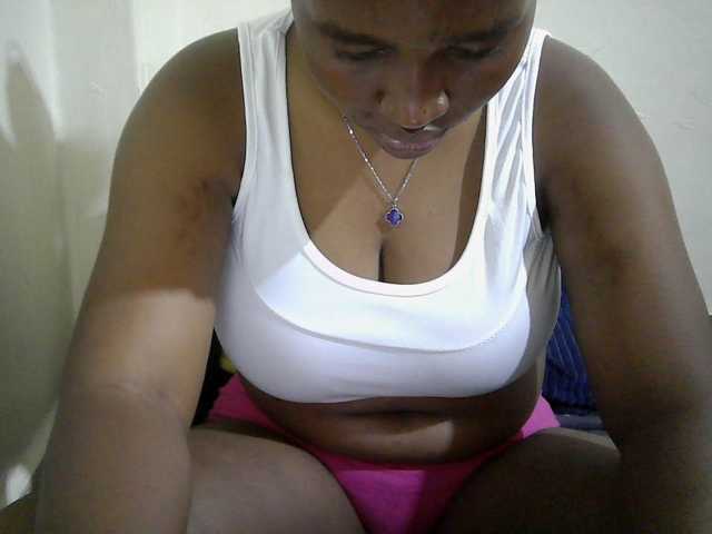 Curveydoll live cam on BongaCams