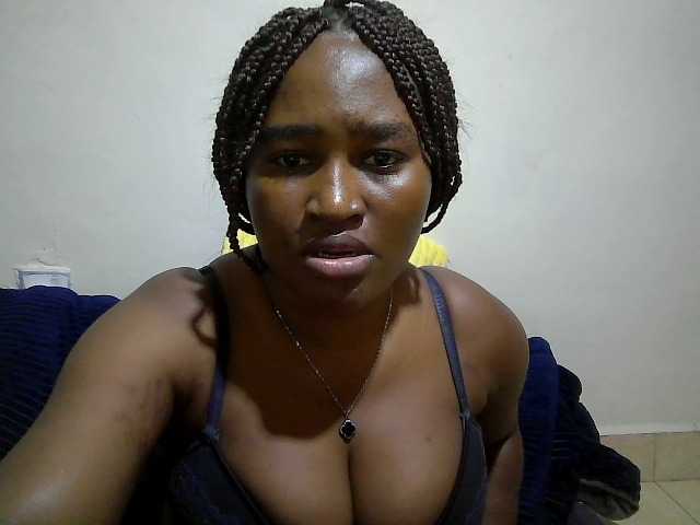 Curveydoll live cam on BongaCams