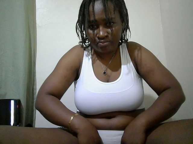 Curveydoll live cam on BongaCams