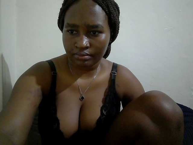 Curveydoll live cam on BongaCams