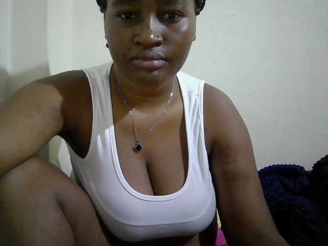 Curveydoll live cam on BongaCams