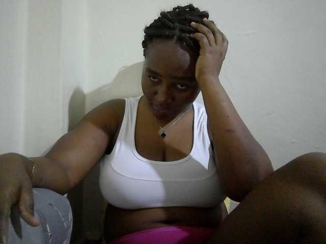 Curveydoll live cam on BongaCams