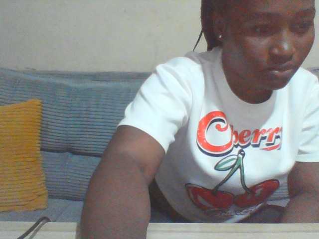 Curveydoll live cam on BongaCams