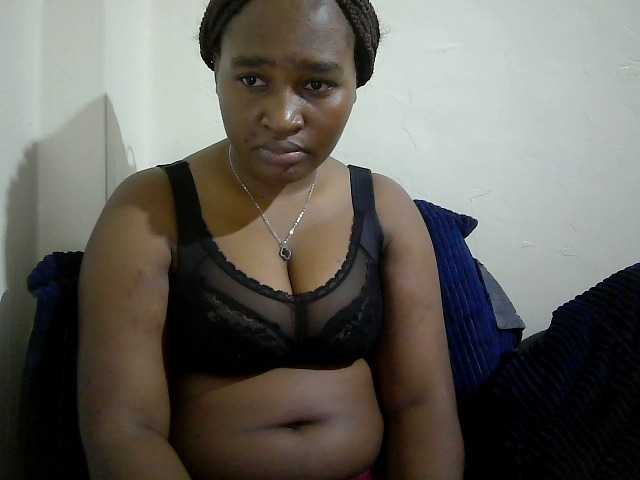 Curveydoll live cam on BongaCams