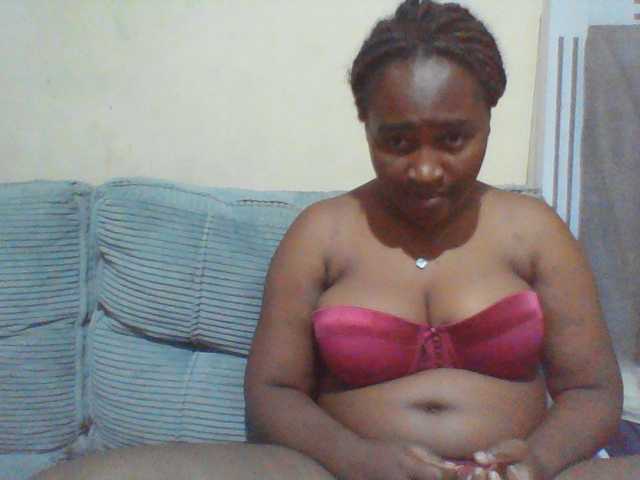 Curveydoll live cam on BongaCams