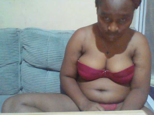 Curveydoll live cam on BongaCams