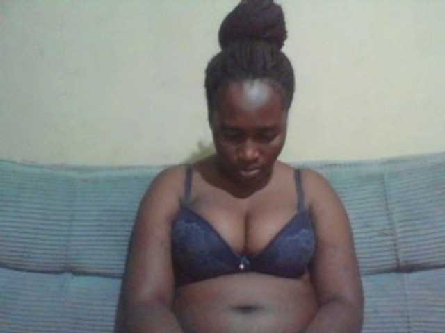 Curveydoll live cam on BongaCams