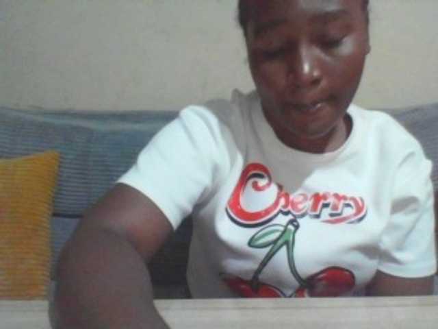 Curveydoll live cam on BongaCams