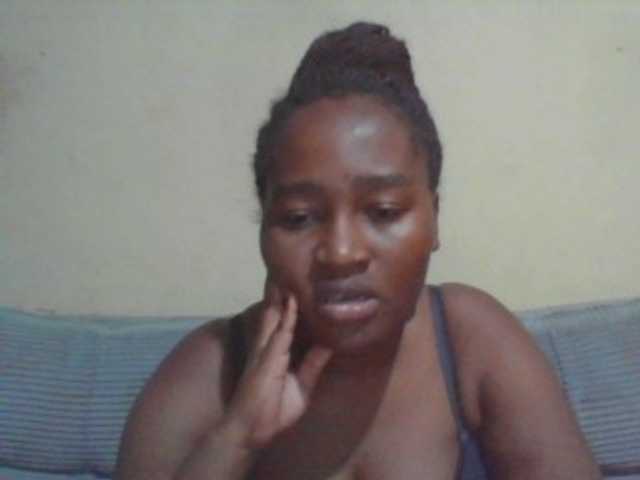 Curveydoll live cam on BongaCams