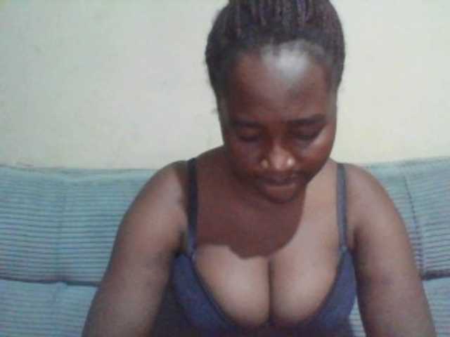 Curveydoll live cam on BongaCams