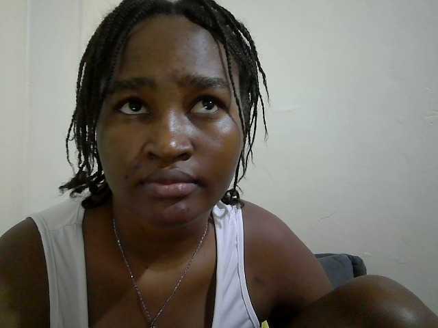 Curveydoll live cam on BongaCams