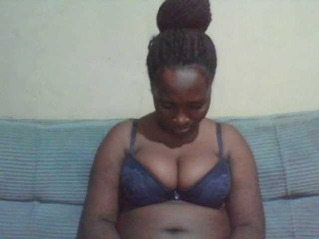 Curveydoll live cam on BongaCams