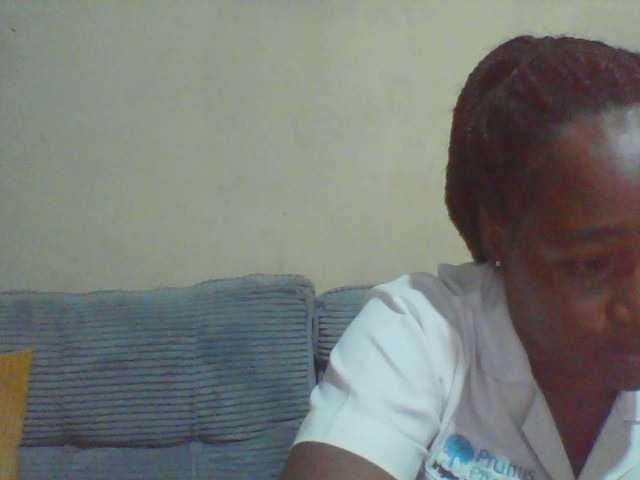 Curveydoll live cam on BongaCams