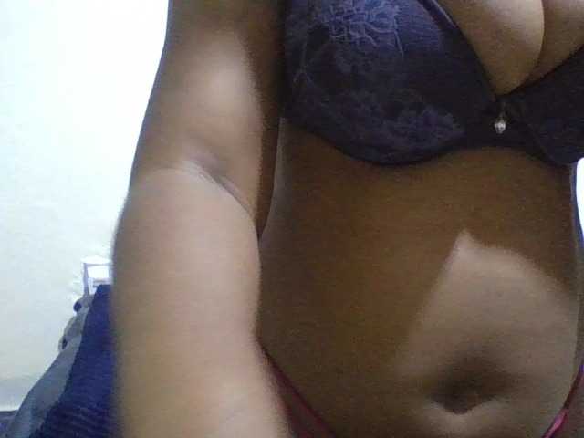 Curveydoll live cam on BongaCams