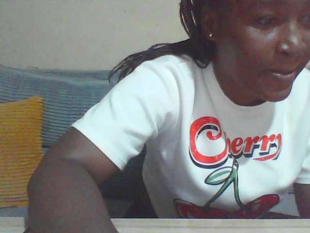 Curveydoll live cam on BongaCams