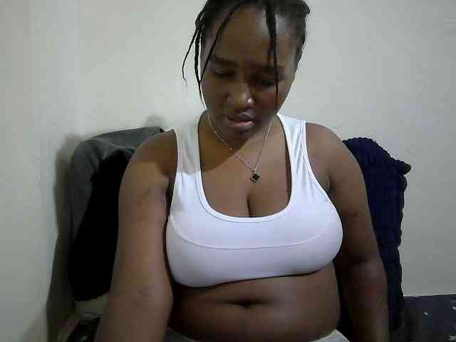 Curveydoll webcam