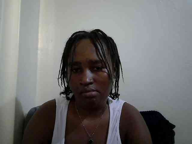 Curveydoll webcam