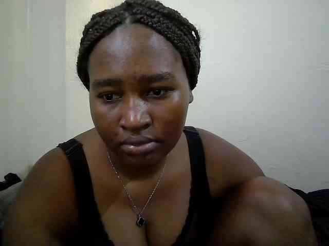 Curveydoll webcam
