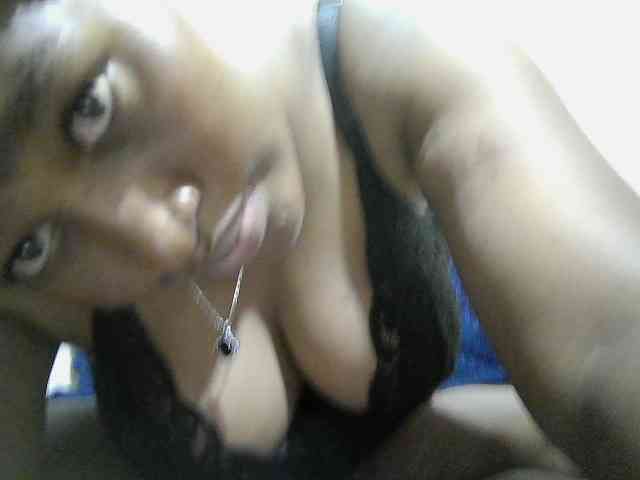 Curveydoll webcam