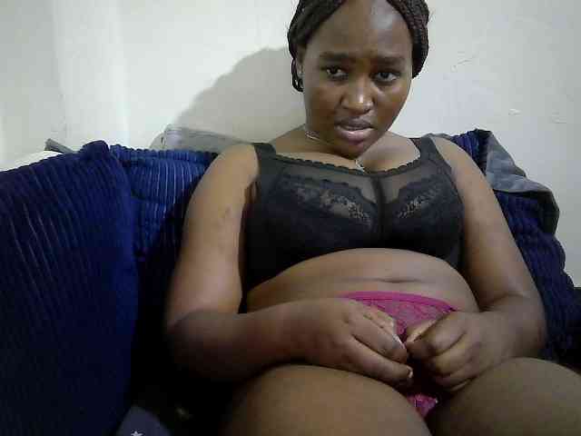 Curveydoll webcam
