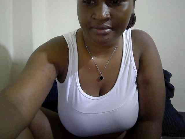 Curveydoll webcam