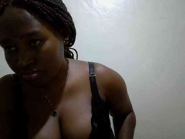 Curveydoll webcam