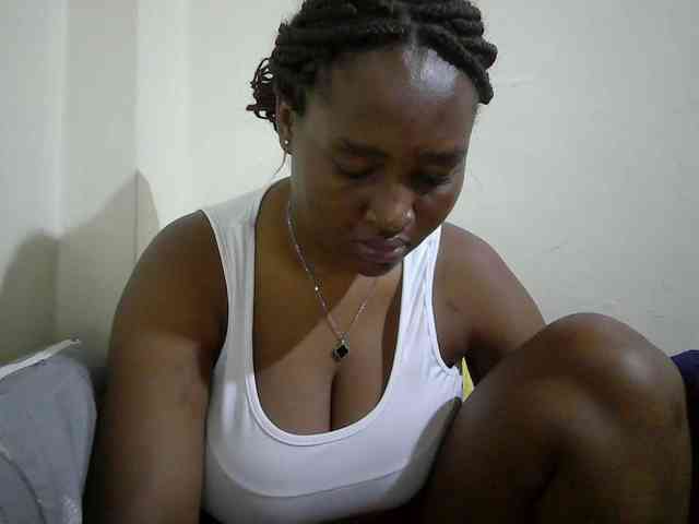 Curveydoll webcam