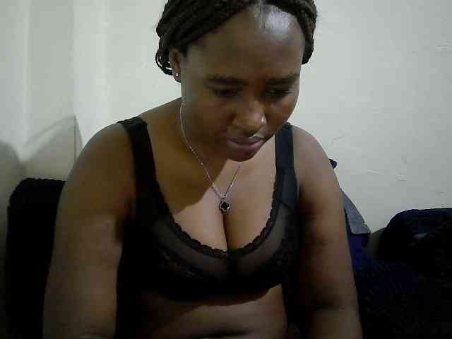Curveydoll webcam