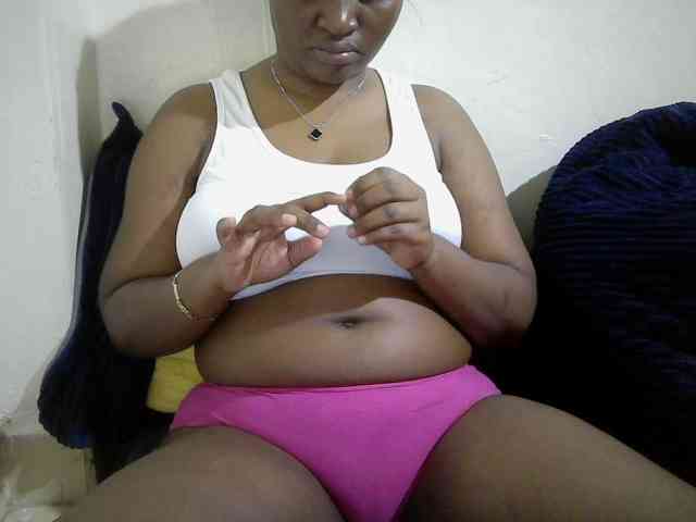 Curveydoll webcam