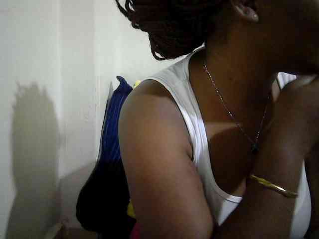 Curveydoll webcam