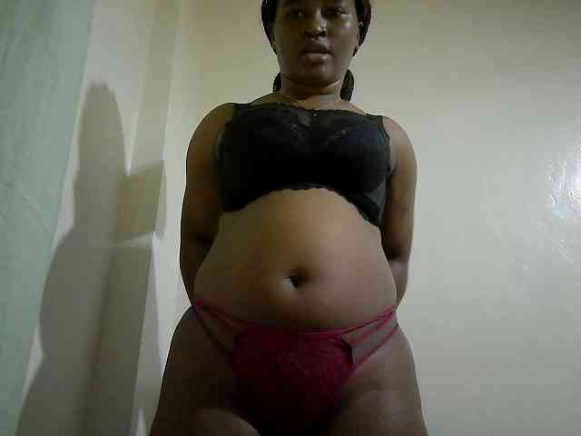 Curveydoll webcam