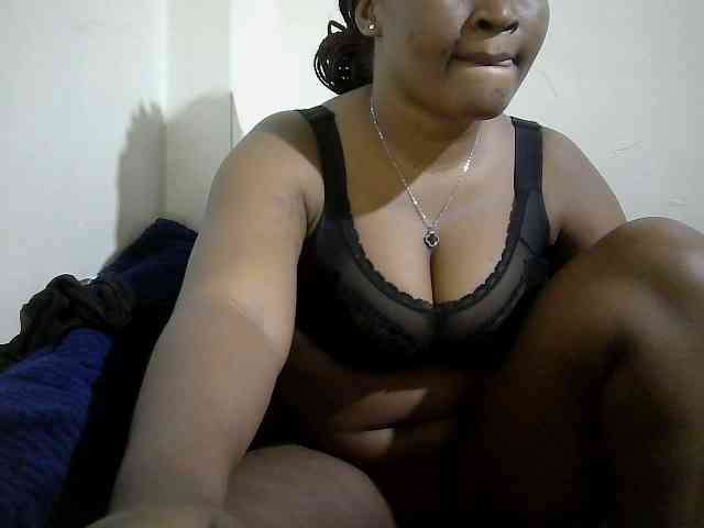 Curveydoll webcam