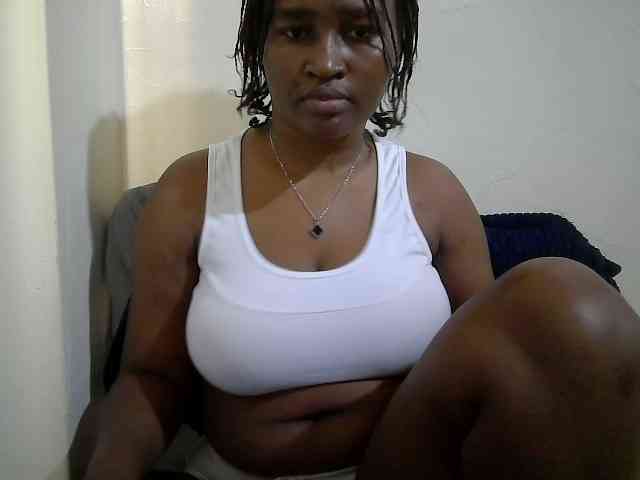 Curveydoll webcam