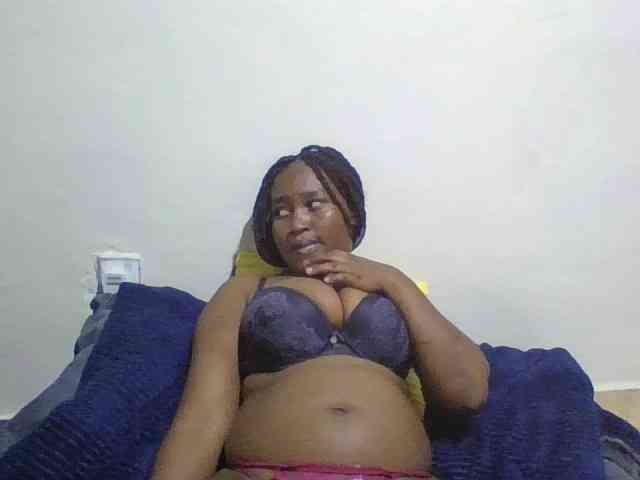 Curveydoll webcam