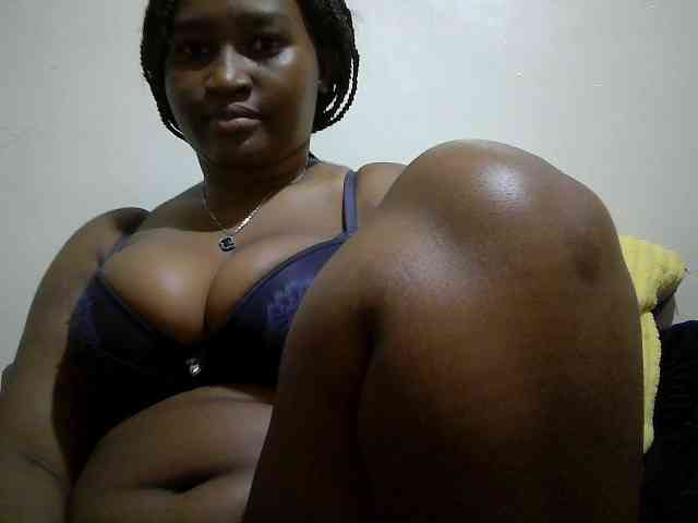 Curveydoll webcam