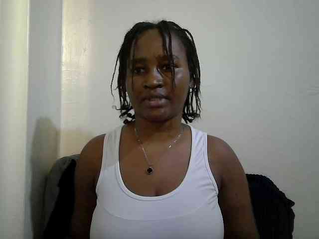 Curveydoll webcam