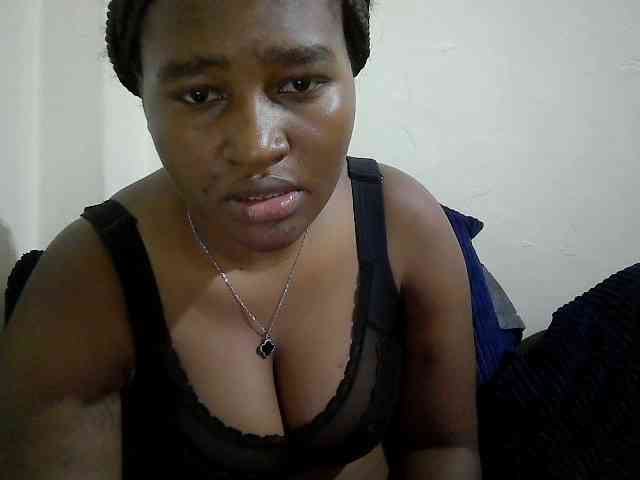 Curveydoll webcam