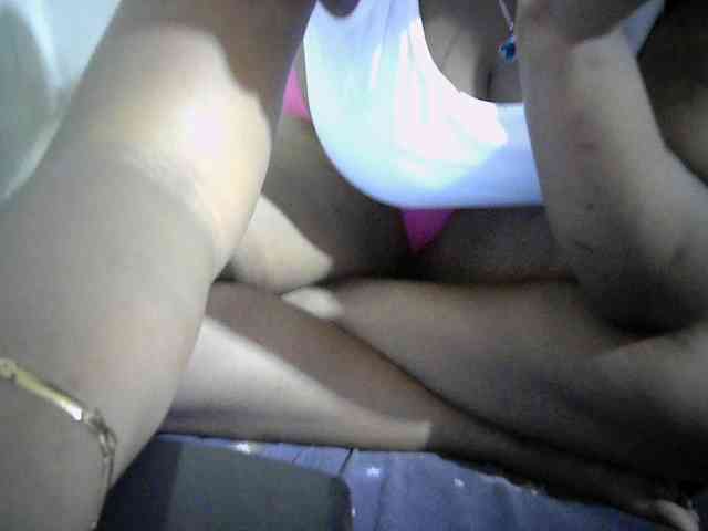Curveydoll webcam