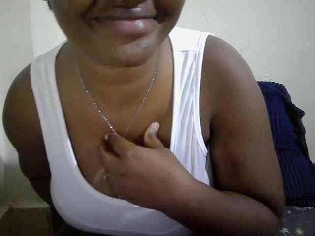 Curveydoll webcam