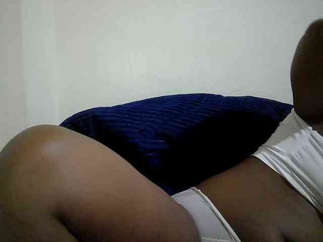 Curveydoll webcam
